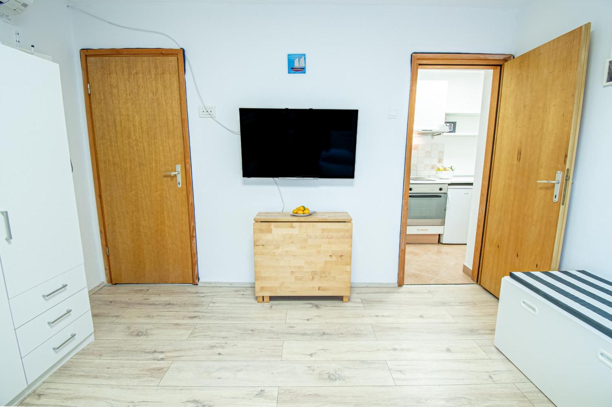 Umag Center Apartment Parking By Rentistra Luaran gambar